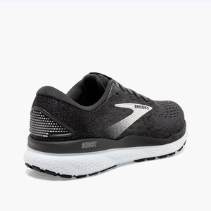 ✨NEW Brooks Ghost 16 NEW size 9✨